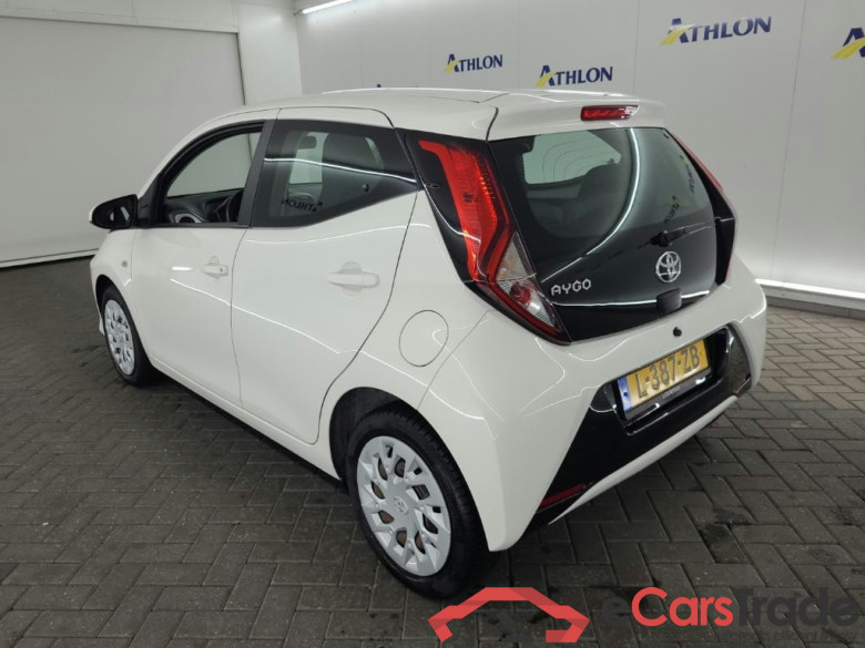 TOYOTA Aygo 1.0 VVT-i x-play 5D 53kW #4