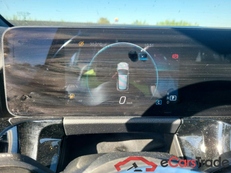 MERCEDES-BENZ GLA / 2020 / 5P / todoterreno GLA 200 D #4