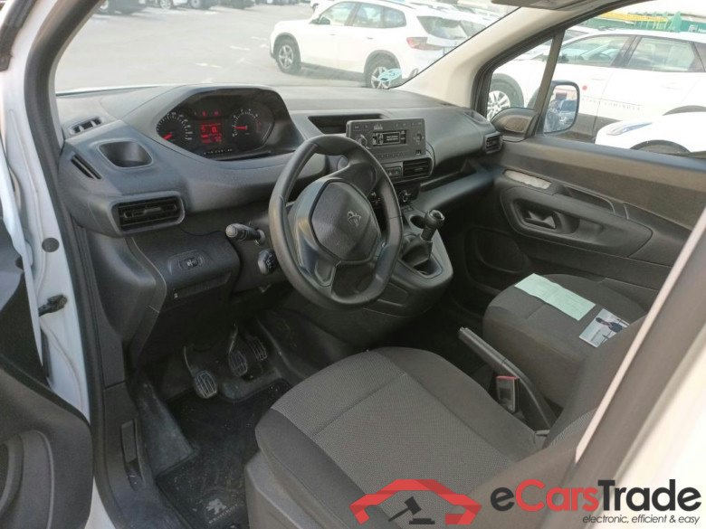 PEUGEOT Partner / 2018 / 3P / furgón derivado de turismo Pro Standard 600kg BlueHDi 73kW (AC) #3