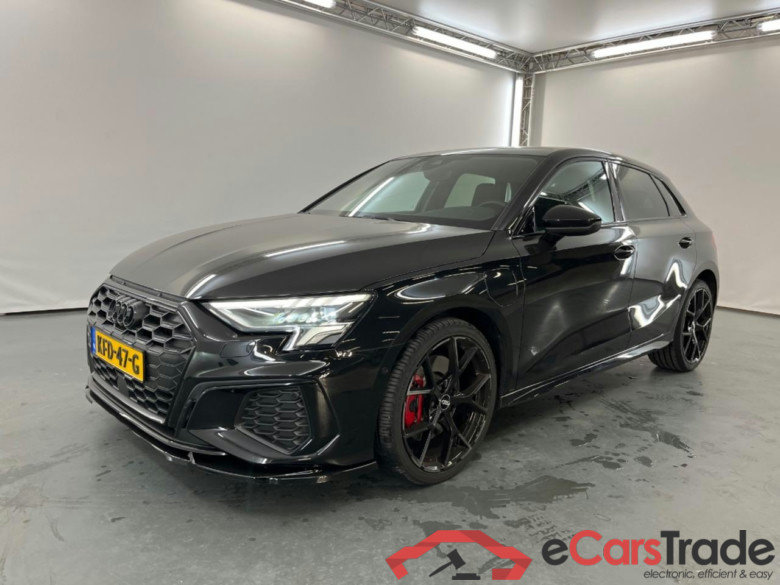 AUDI A3 Sportback 45 TFSI e S edition Competition #1