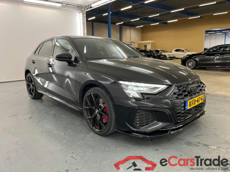 AUDI A3 Sportback 45 TFSI e S edition Competition #2
