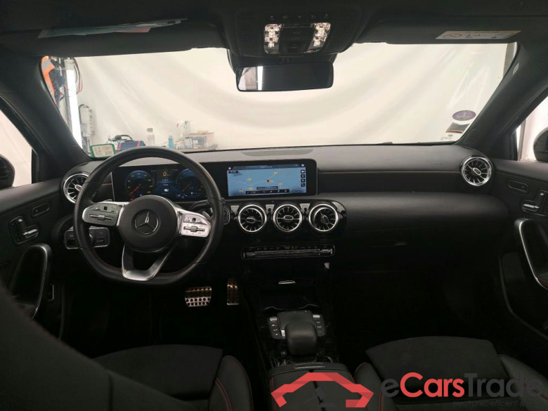 MERCEDES-BENZ Classe A Compact / 2018 / 5P / Berline A 250 e AMG Line 8G-DCT #6