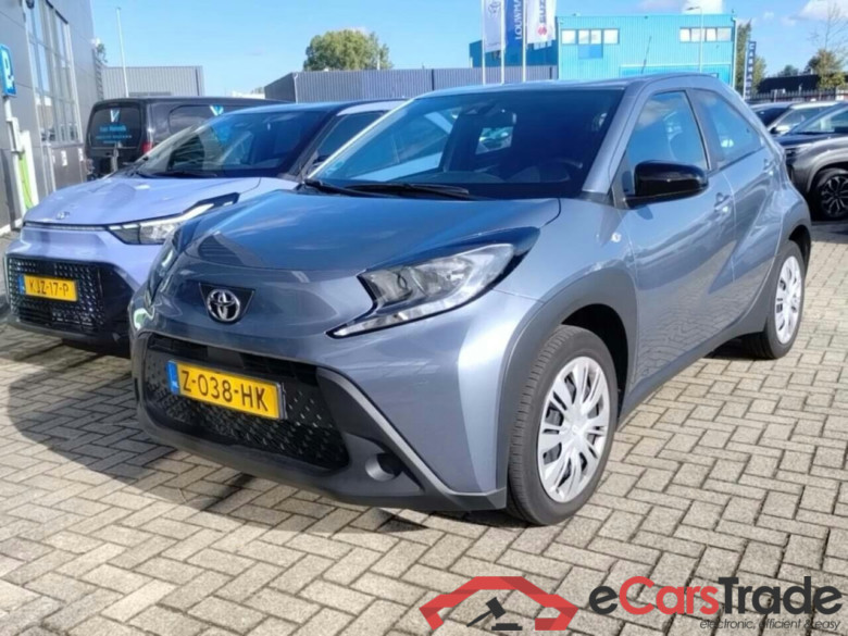 TOYOTA Aygo X 1.0 VVT-i S-CVT Play