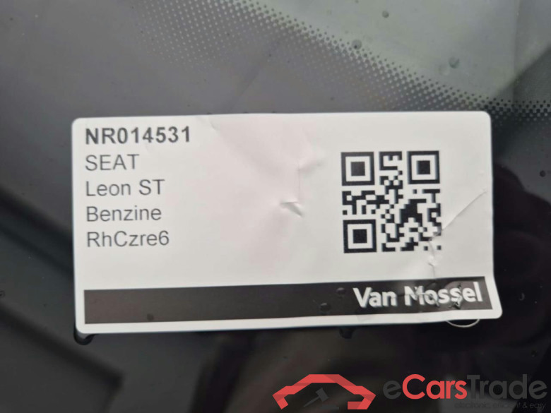SEAT Leon Sportstourer 1.5 eTSI FR Bns Int DSG #4