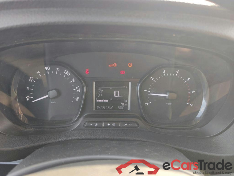 OPEL Vivaro / 2019 / 4P / furgón 1.5 BlueHDi 88kW (120CV) M Std #4
