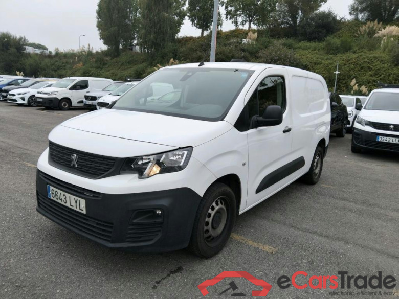 PEUGEOT Partner / 2018 / 4P / furgón derivado de turismo Premium Long 1000kg BlueHDi 73kW