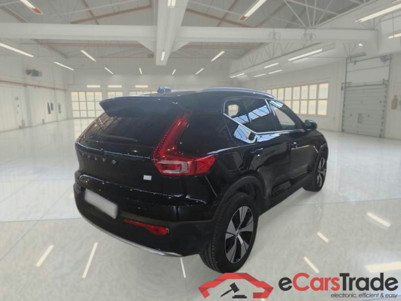 VOLVO XC40 / 2021 / 5P / SUV T4 RECHARGE PLUG-IN AUTO CORE #2