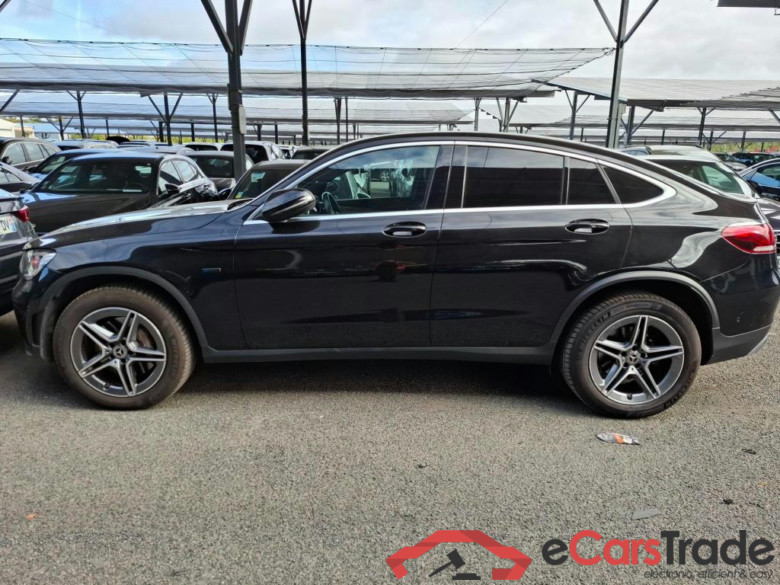 MERCEDES-BENZ GLC Coupe / 2019 / 5P / Coupé 2.0 GLC 300 E AMG LINE 4MATIC #4
