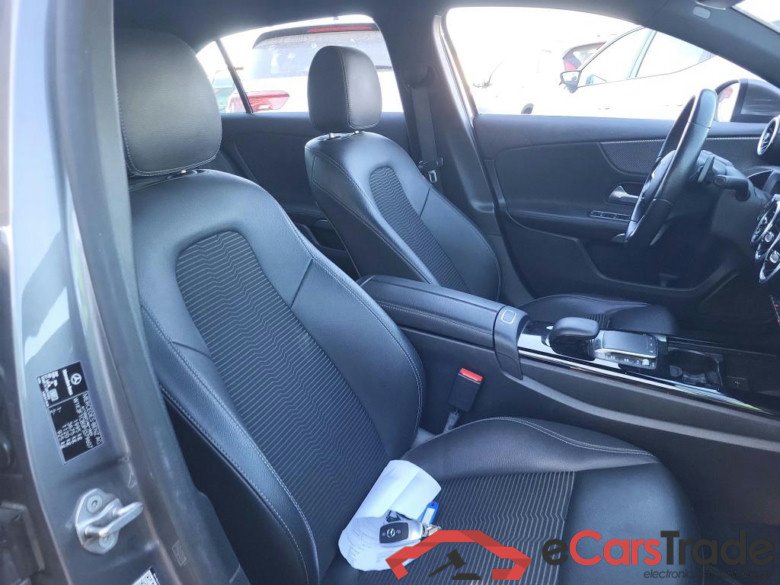 MERCEDES-BENZ Clase A / 2018 / 5P / berlina con portón A 200 d #6