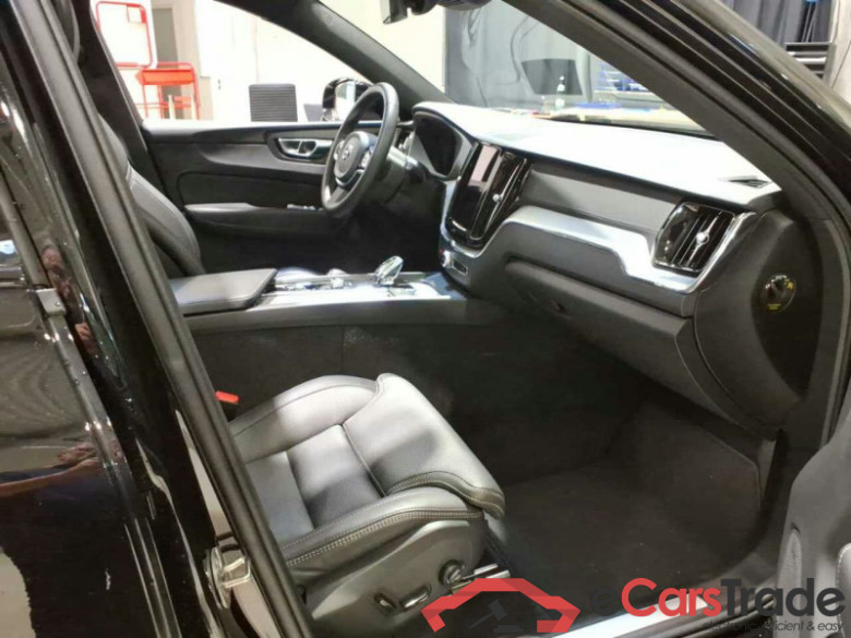 Volvo XC60 (03.2017->) DE - SUV5 B5 (Benzin) AWD EU6d, Ultra Black Edition Mild-Hybrid, (Facelift) 2023 #4