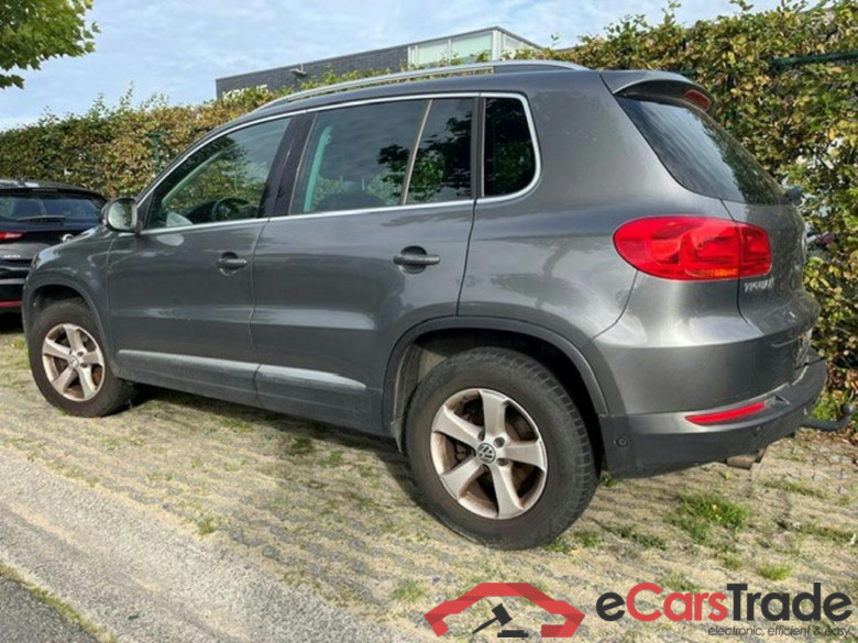 VOLKSWAGEN Tiguan Sport & Style 2.0 TDI BlueMotion Technology 103 kW (140 ch) 6 vitesses manuel #3