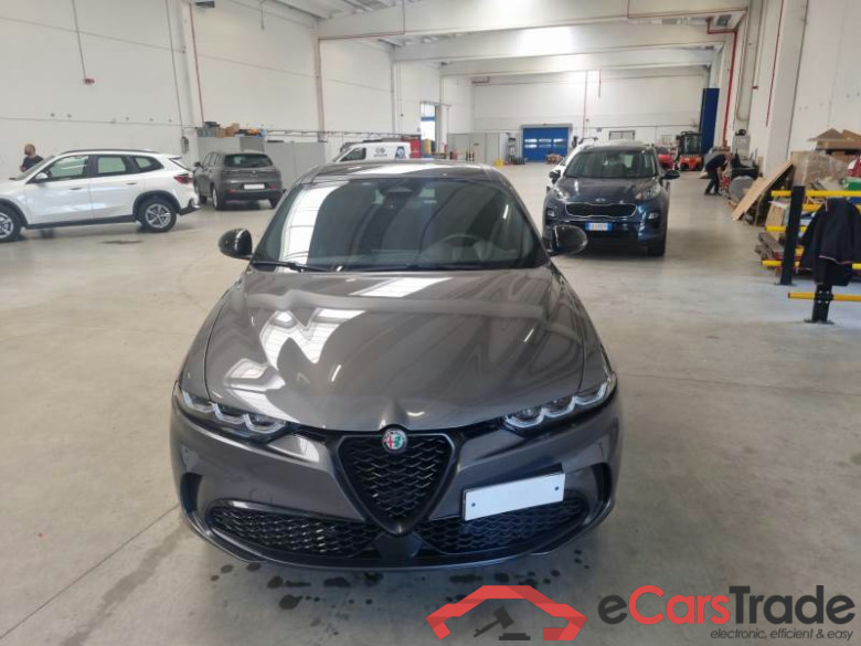 ALFA ROMEO TONALE / 2022 / 5P / SUV 1.3 280CV PLUG IN HYBRID AT6 VELOCE Q4 #6