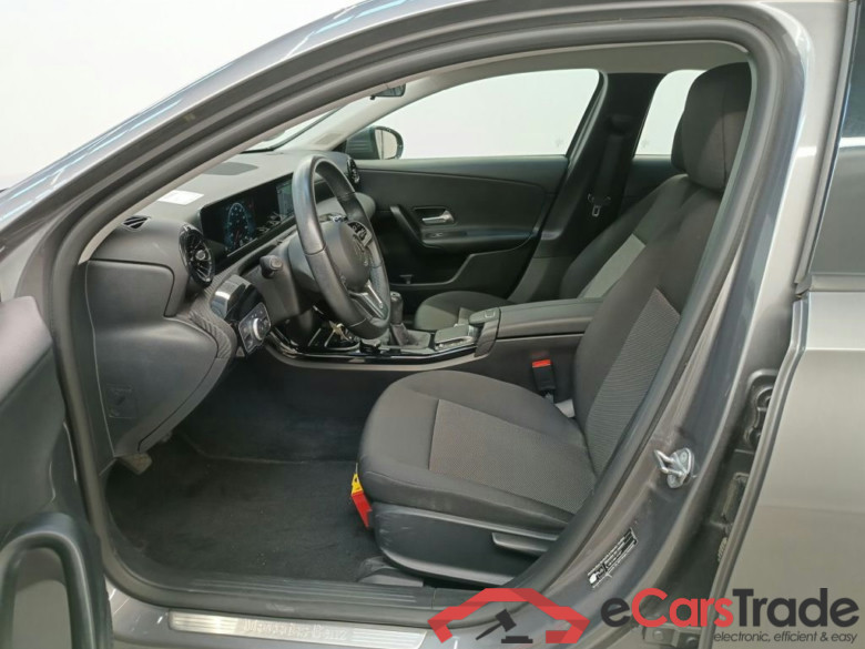 Mercedes-Benz A-Klasse A 180 Business Solution Essential 5d #3