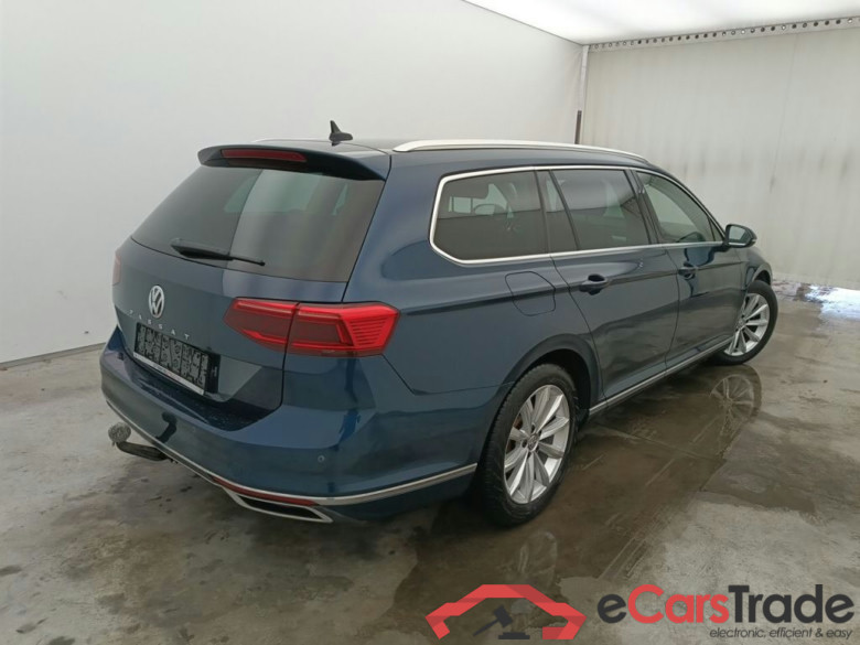 Volkswagen Passat Variant 1.6 TDI SCR DSG7 Elegance Business 5d #2