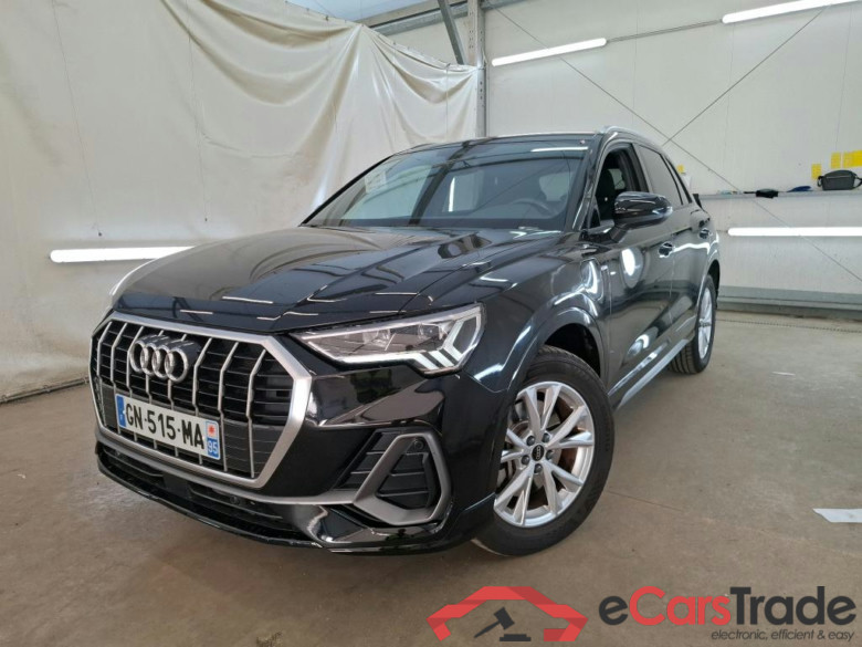 AUDI Q3 / 2018 / 5P / SUV 45 TFSI E 245 S TRONIC S LINE
