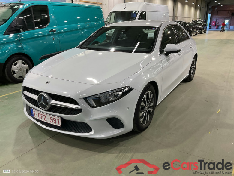 MERCEDES-BENZ A-CLASS LIMOUSINE 1.3 A 180 BUSINESS LINE DCT