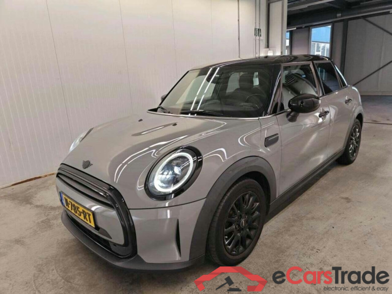 Mini 5-deurs 1.5 Cooper Classic #1