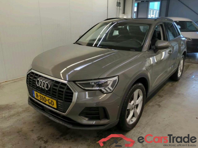 AUDI Q3 45 TFSI e Adv Editi. #1