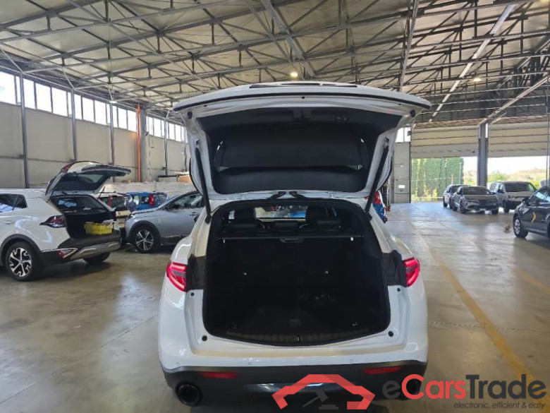 ALFA ROMEO STELVIO / 2017 / 5P / SUV 2.2 TD 190 CV SPRINT AT8 Q4 #5