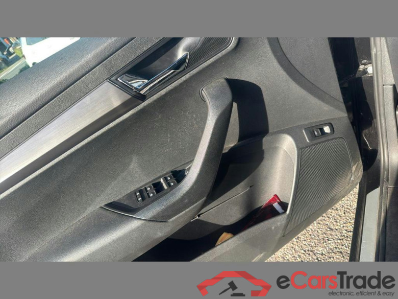 SKODA Karoq 1.0 TSI Ambition #6