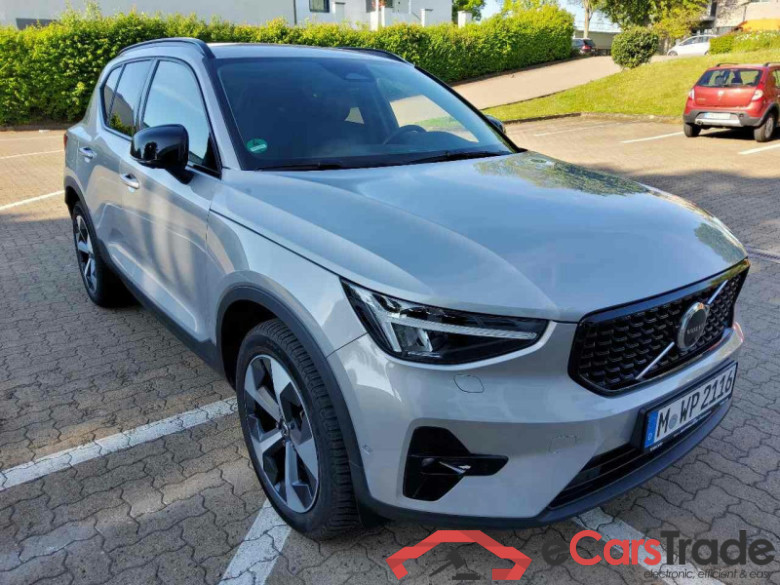 Volvo XC40 (2017->) DE - SUV5 B4 2WD EU6d, Plus Dark, (Facelift) 2022 - 2024 #2
