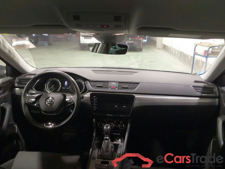 SKODA SUPERB COMBI 2.0 CRTDI 90KW DSG7 STYLE #6