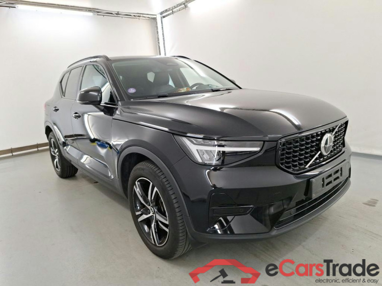 VOLVO XC40 2.0 B3 MHEV PLUS DARK DESIGN DCT #2