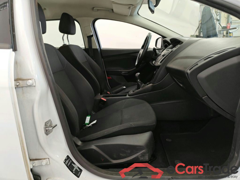Ford Focus 1.0 EcoBoost Trend 100 pk Wagon 5d #3