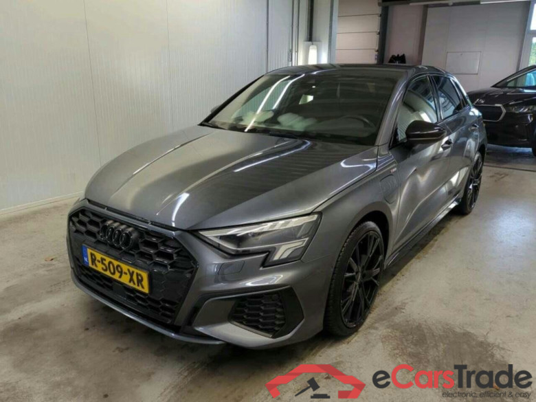 AUDI A3 Sportback 45 TFSI e S ed. Comp