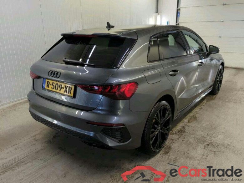 AUDI A3 Sportback 45 TFSI e S ed. Comp #2