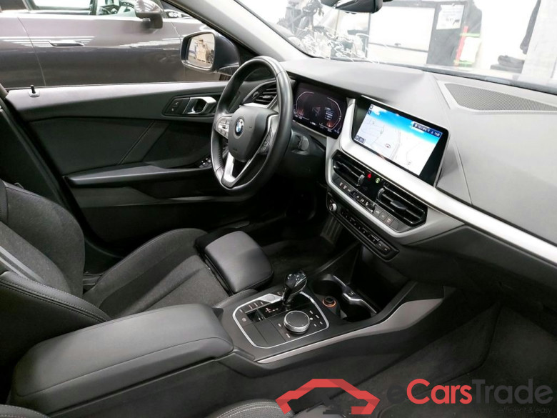 BMW - BMW 1 HATCH 118iA 136PK Advantage Business Edition & Pack Business With Sport Seats & Parking Assistant Pack & Pano Roof  * PETROL * #3