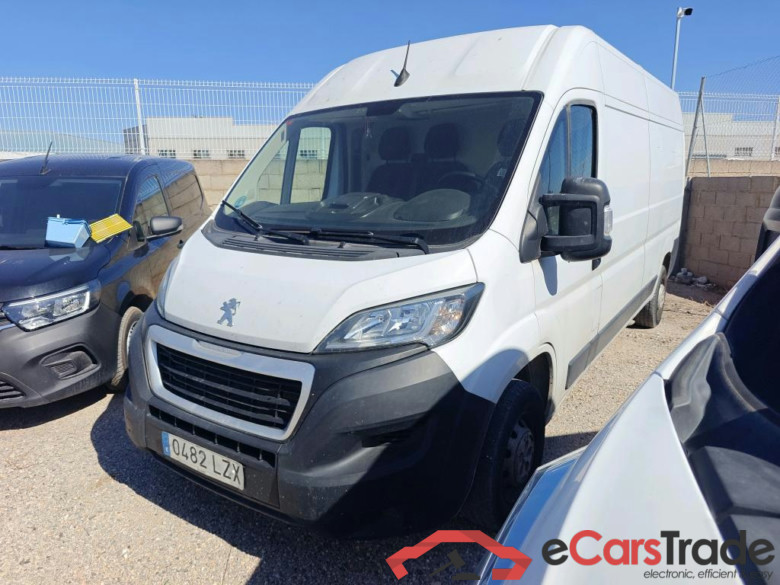 PEUGEOT Boxer / 2014 / 4P / furgón Pack 335 L3 H2 BHDI 103kW (140CV) S&S #1