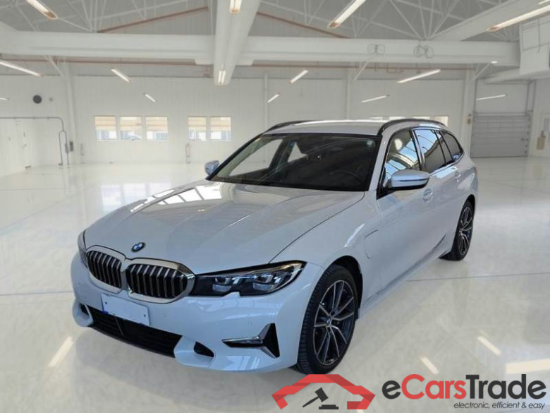 BMW SERIE 3 / 2018 / 5P / STATION WAGON 330E XDRIVE LUXURY TOURING AUTO