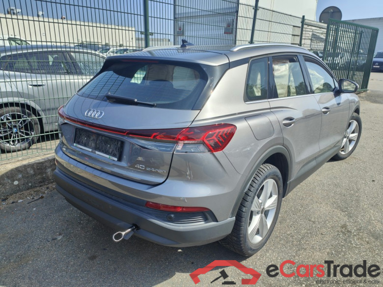 Audi Q4 e-tron 40 e-tron Attraction 5d !! Damaged car !!! #2
