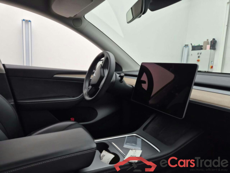 Tesla Model Y Long Range AWD 75kWh #3