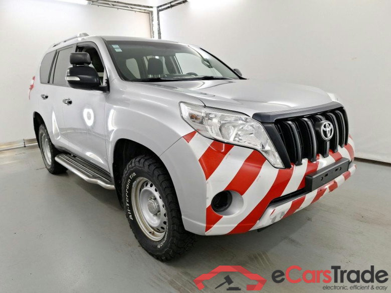 TOYOTA LAND CRUISER LWB DIESEL - 2013 2.8 D-4D Active Van #2