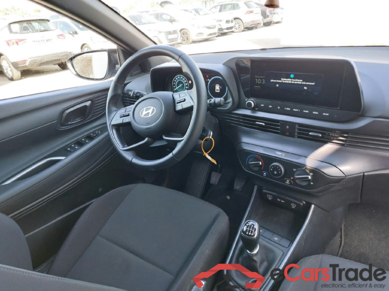 HYUNDAI i20 / 2023 / 5P / berlina con portón 1.0 T Black Line #3