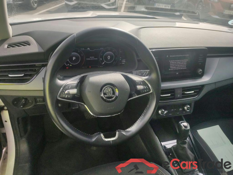 SKODA Kamiq / 2019 / 5P / todoterreno 1.0 TSI 81kW (110CV) DSG Ambition (CX) #3