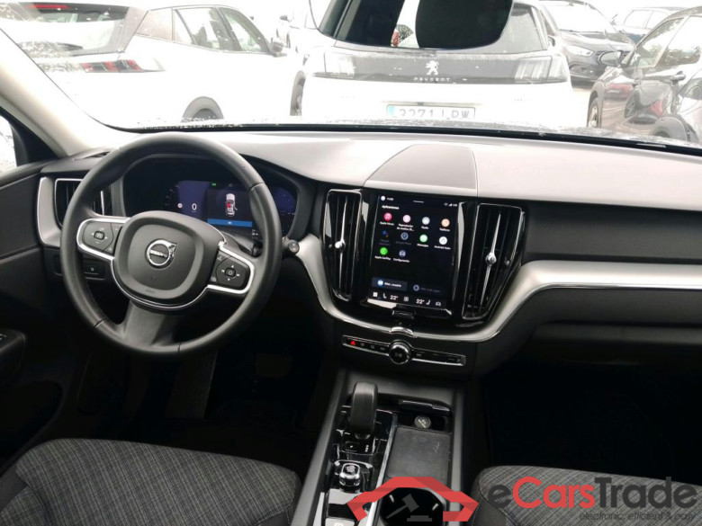 VOLVO XC60 / 2017 / 5P / todoterreno 2.0 T6 AWD Recharge Core Auto #3