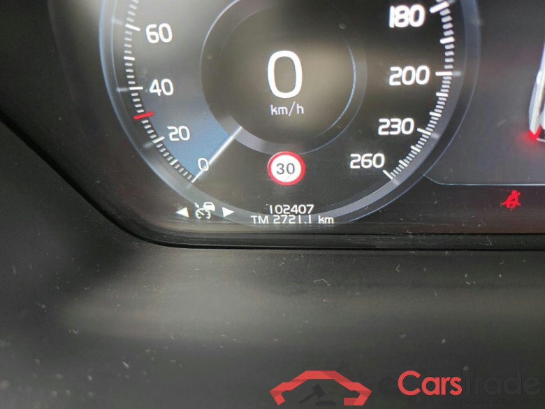 VOLVO XC90 / 2019 / 5P / todoterreno 2.0 B5 D AWD Momentum Pro Auto #5