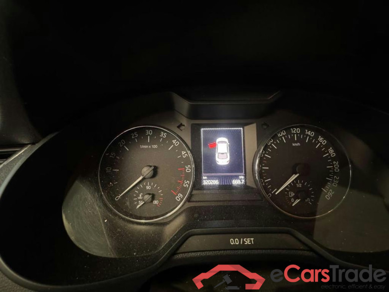 SKODA Octavia Dsl 1.6 CR TDi Ambition DSG #5