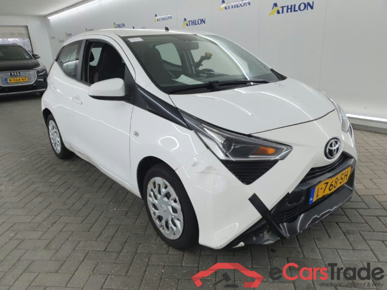 TOYOTA Aygo 1.0 VVT-i x-play 5D 53kW #2
