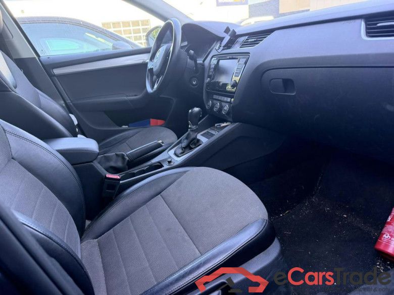 SKODA Octavia Combi Dsl SW 1.6 CR TDi Ambition DSG #6