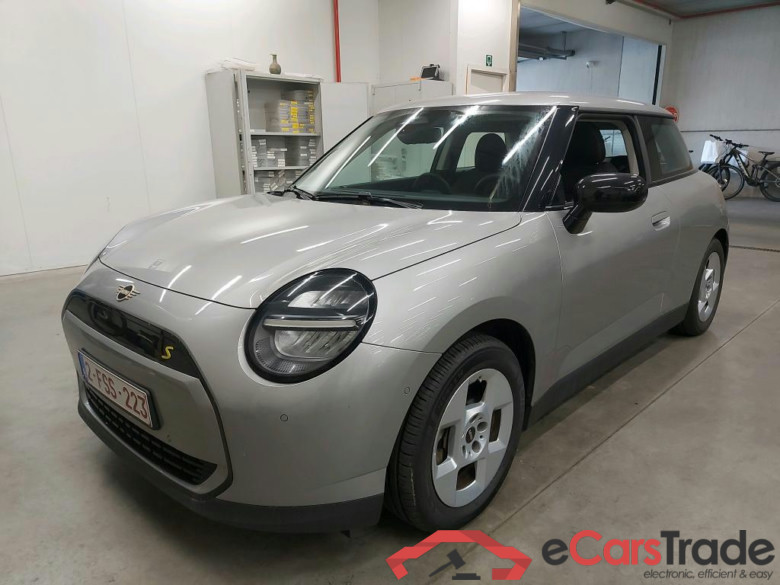 MINI - MIN COOPER SE 218PK With Cliamtic & Naviagtion & Heated Seats & Cruise Control & Park Sensors Front & Rear   * ELECTRIC *