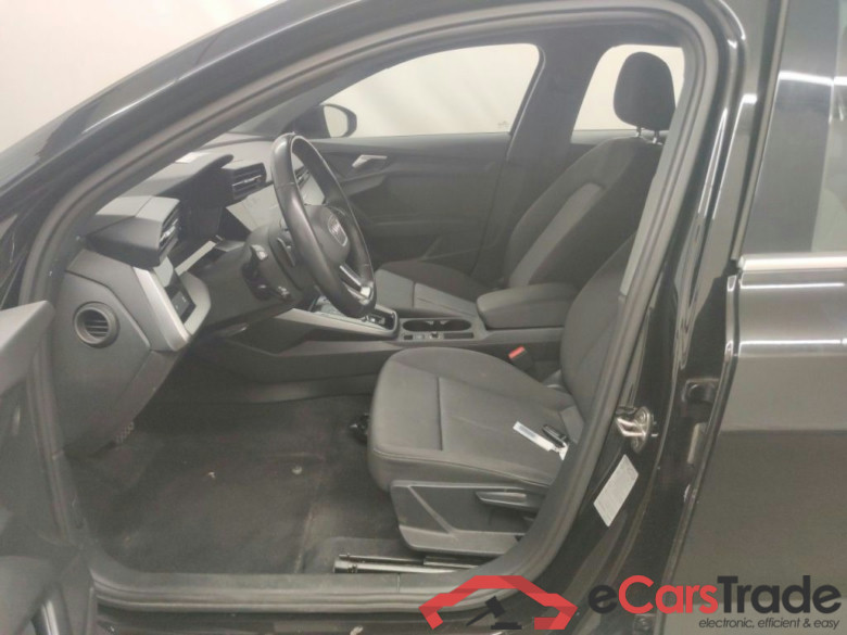 Audi A3 Sportback 2.0 30 TDi 85kW S tronic Business Ed. 5d #3