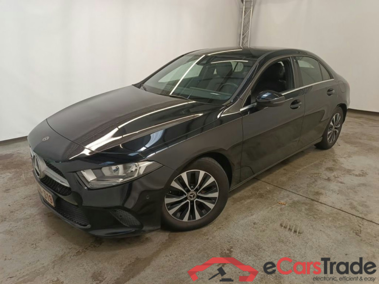 Mercedes-Benz A-Klasse Limousine A 180 d DCT Business Solution 4d #1