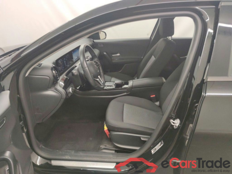 Mercedes-Benz A-Klasse Limousine A 180 Business Solution Essential Aut. 4d #3