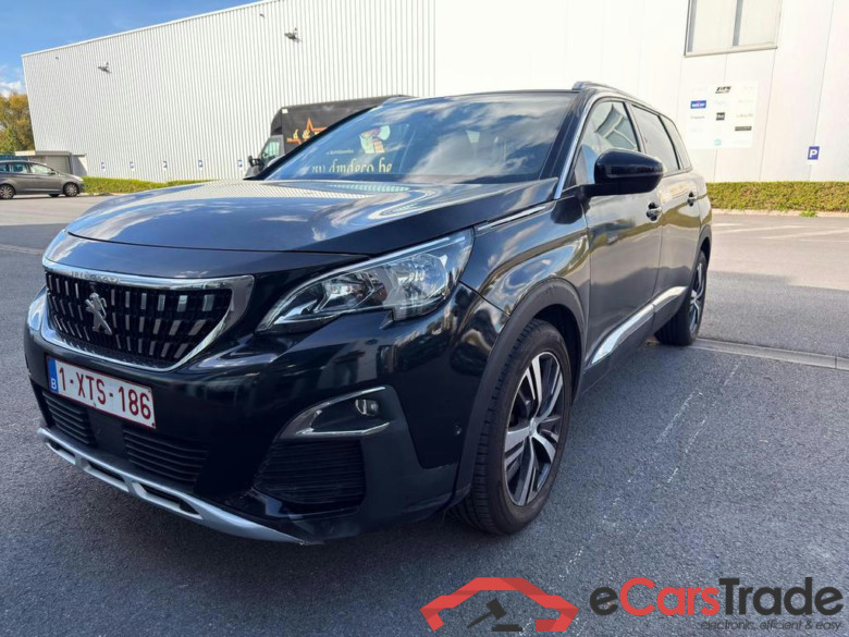 PEUGEOT 5008 1.2 PureTech Allure #1