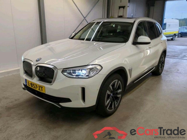 BMW iX3 Executive #1