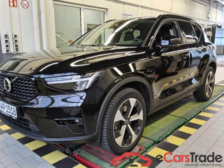 Volvo XC40 (2017->) DE - SUV5 B4 2WD EU6d, Plus Dark, (Facelift) 2022 - 2024